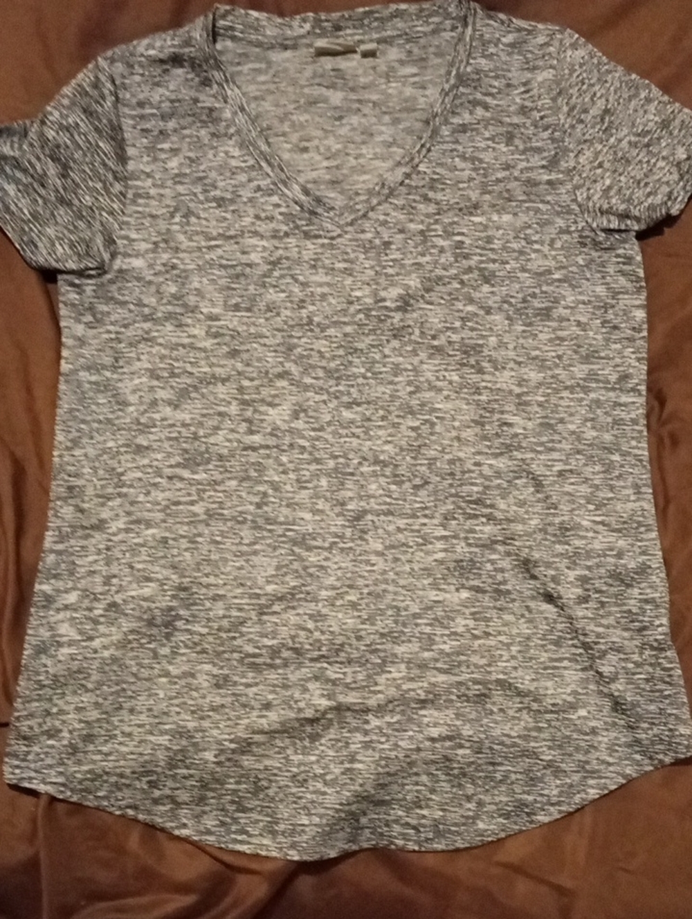Classic Women's Heathered V-Neck Tee - Gray